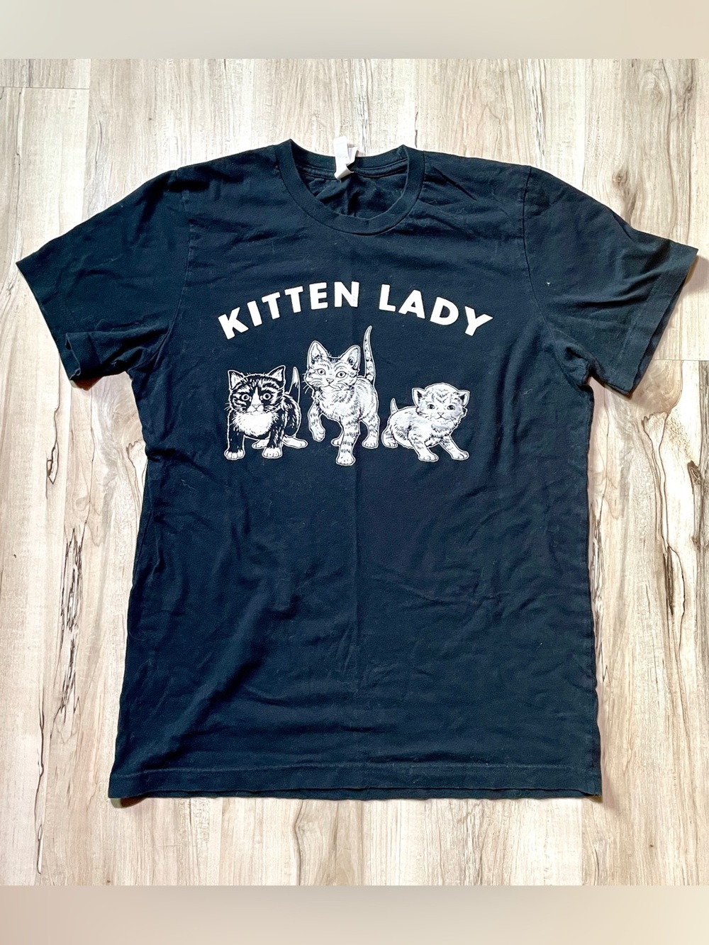 Kitten Lady Graphic Cat T-Shirt in Black, Funny Cat tee shirt cotton size medium - Picture 1 of 14